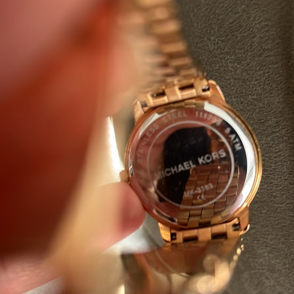 Michael Kors Women's Lady Nini Rose Gold-Tone Stainless Steel Watch MK3183. B-J2 - Picture 4 of 10